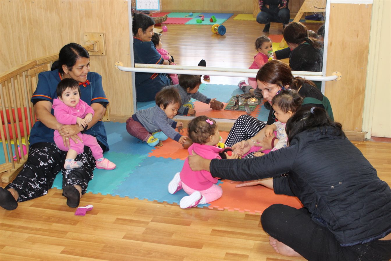 Movimiento y armonía La pedagogía de la sala cuna Tripai Antü para el desarrollo de los niños